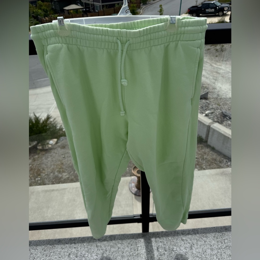 Aritzia Chartreuse Green Cozy AF Fleece Set - Picture 2 of 3